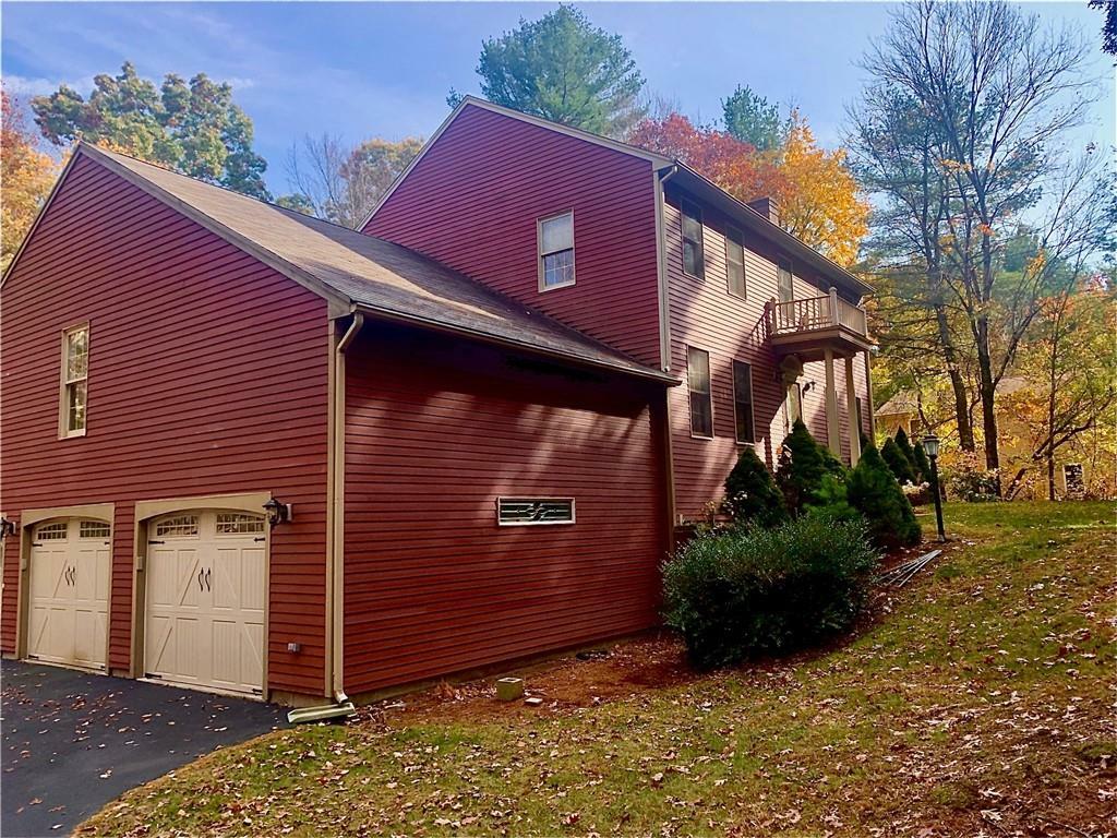 Property Photo:  86 Log Rd  RI 02830 