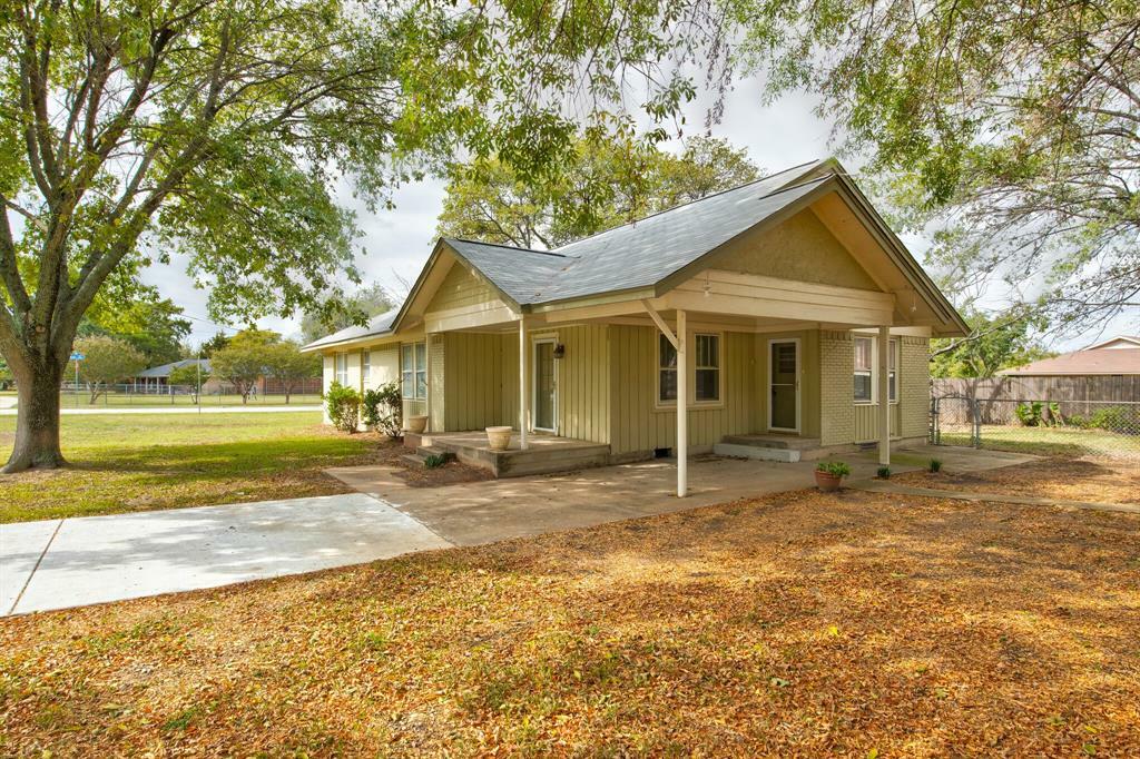 Property Photo:  2315 Garden Lane  TX 76015 