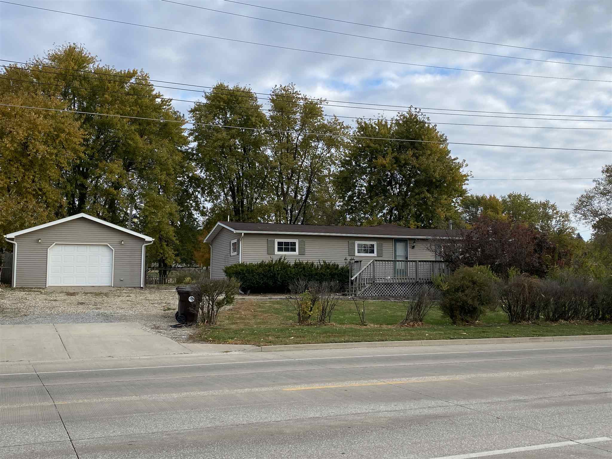 Property Photo:  4472 E US 24  IL 61501 