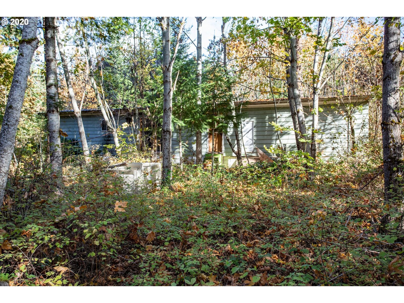 Property Photo:  5915 Iowa Dr  OR 97031 