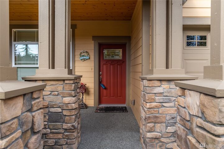 Property Photo: 2205 Noble St WA 98273