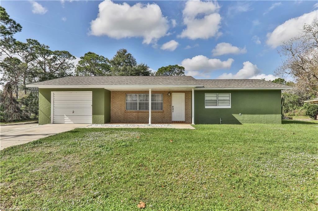 Property Photo:  3615 Lakewood Road  FL 33875 