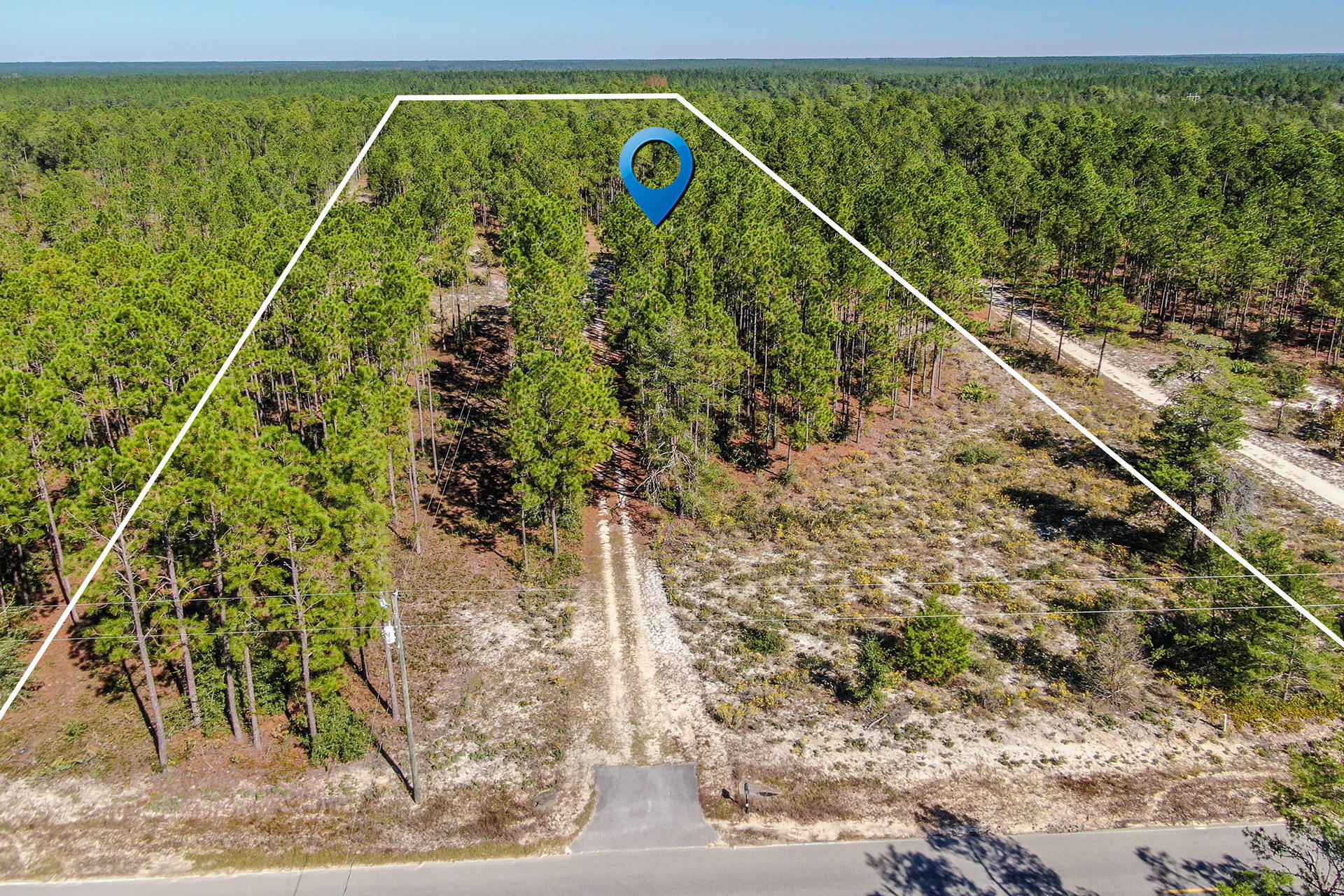 Property Photo: 887 Don Graff Road FL 32439