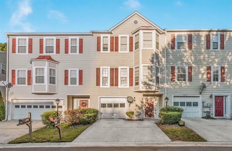 Property Photo: 2067 Pinnacle Pointe Drive 14 GA 30071