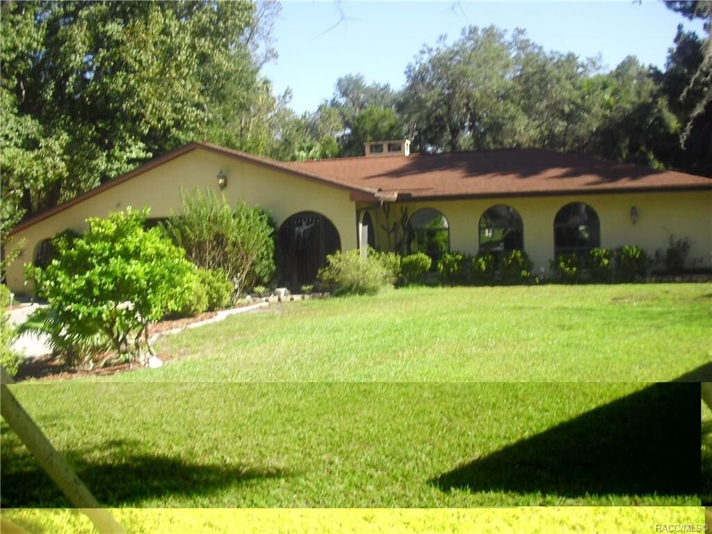 Property Photo:  22 Palm Circle Drive  FL 34449 