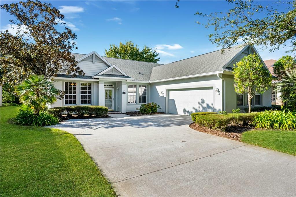 Property Photo: 606 Garden Club Drive FL 32724