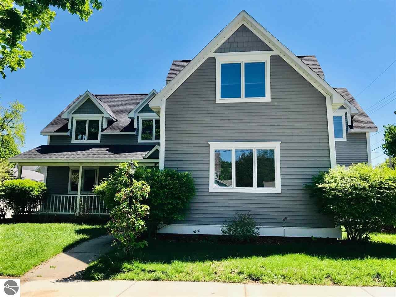 Property Photo:  911 Wayne Street  MI 49684 