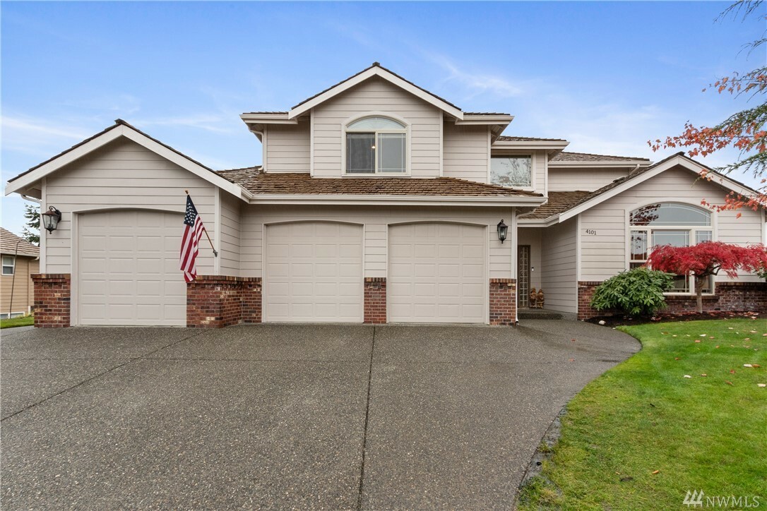 Property Photo:  4101 44th Ave NE  WA 98422 