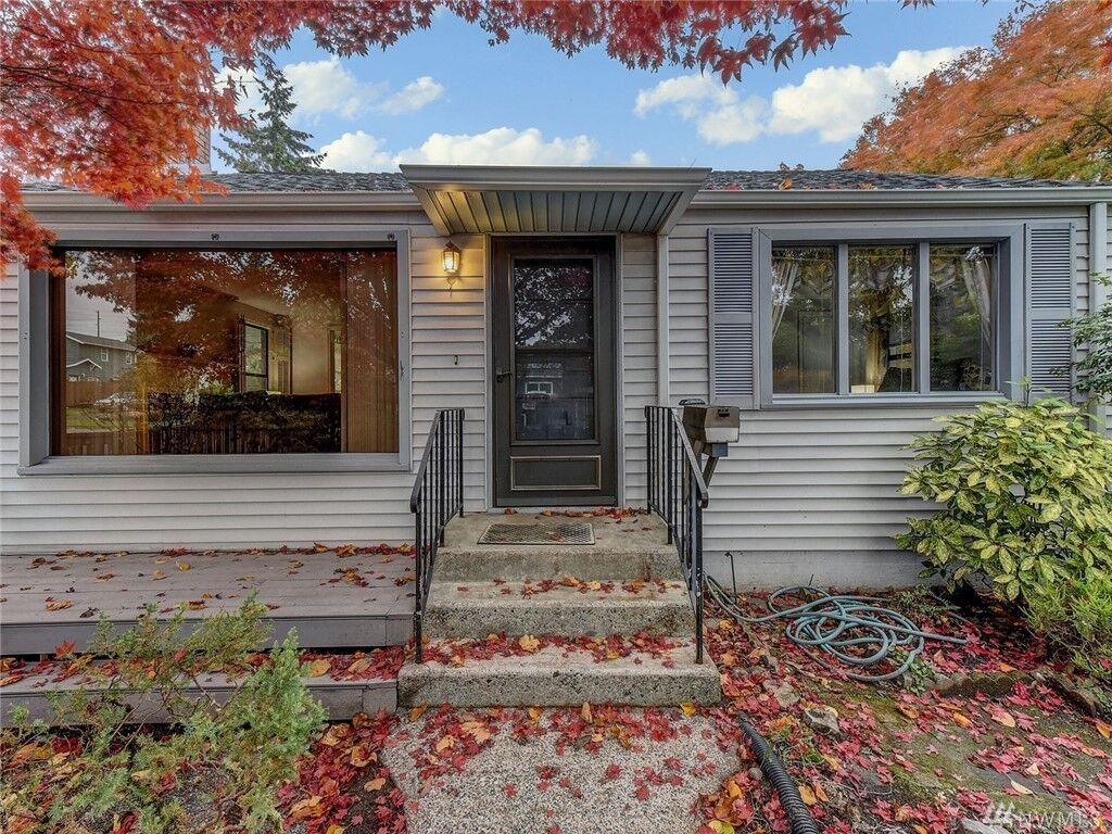 Property Photo: 15820 9th Ave NE WA 98155