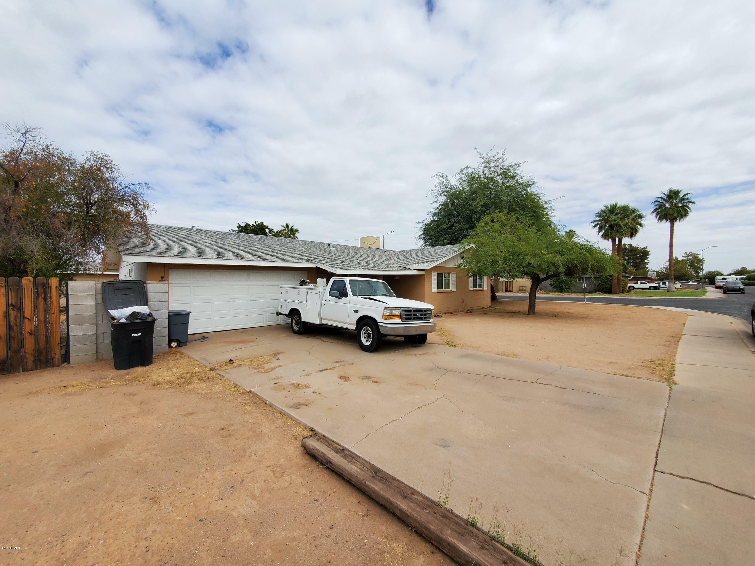 Property Photo:  700 W Oakland Street  AZ 85225 