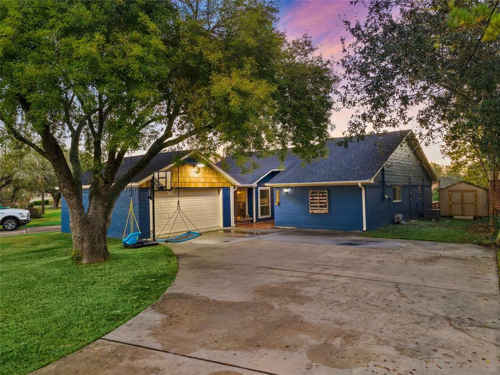 Property Photo:  2703 Shady Lane  TX 77598 