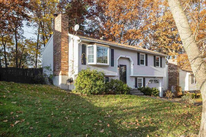 Property Photo:  10 Estate Drive  NH 03104 