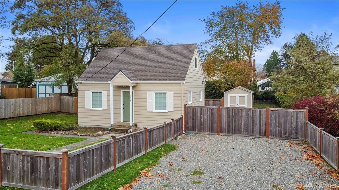 Property Photo: 7615 S Winnetka St WA 98408