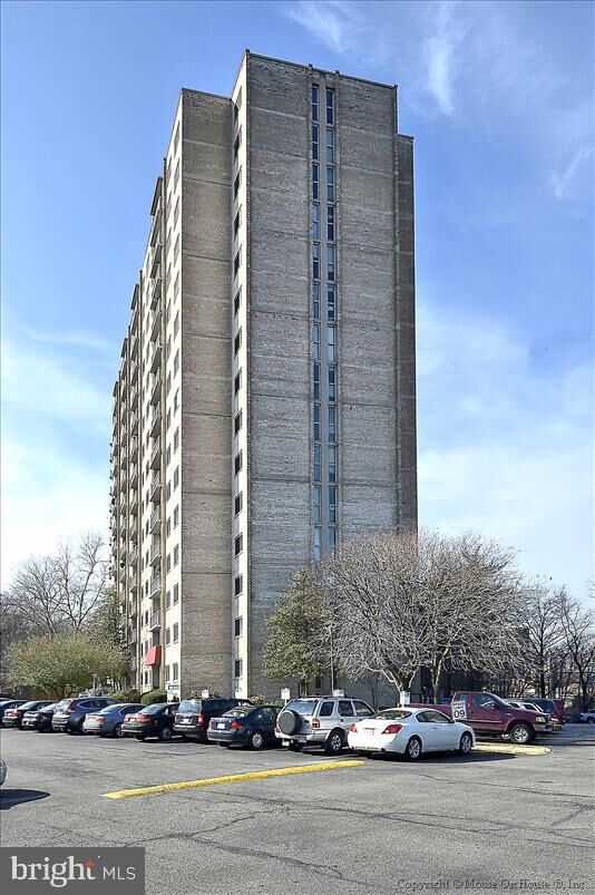 Property Photo:  2500 N Van Dorn Street 1217  VA 22302 