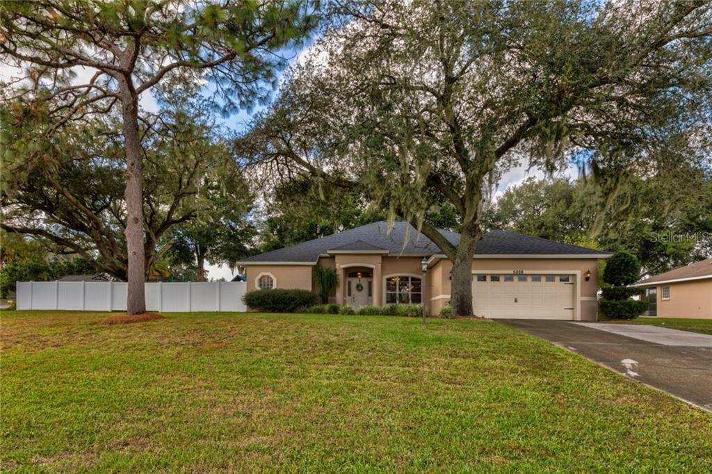 Property Photo: 5008 County Road 125A FL 34785