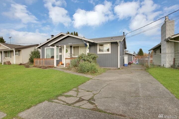 Property Photo: 7823 S Ainsworth Ave WA 98408