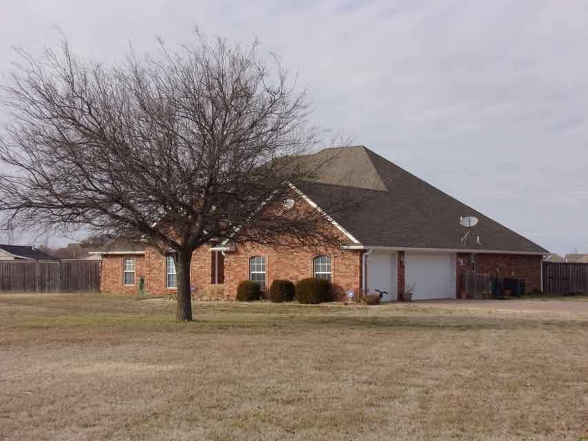 Property Photo: 14354 SW Lee Blvd OK 73527-3244