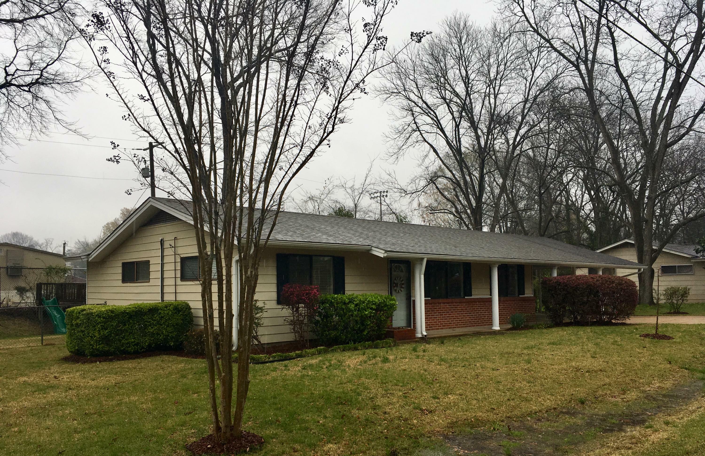 Property Photo:  306 Ward St.  MS 39759 