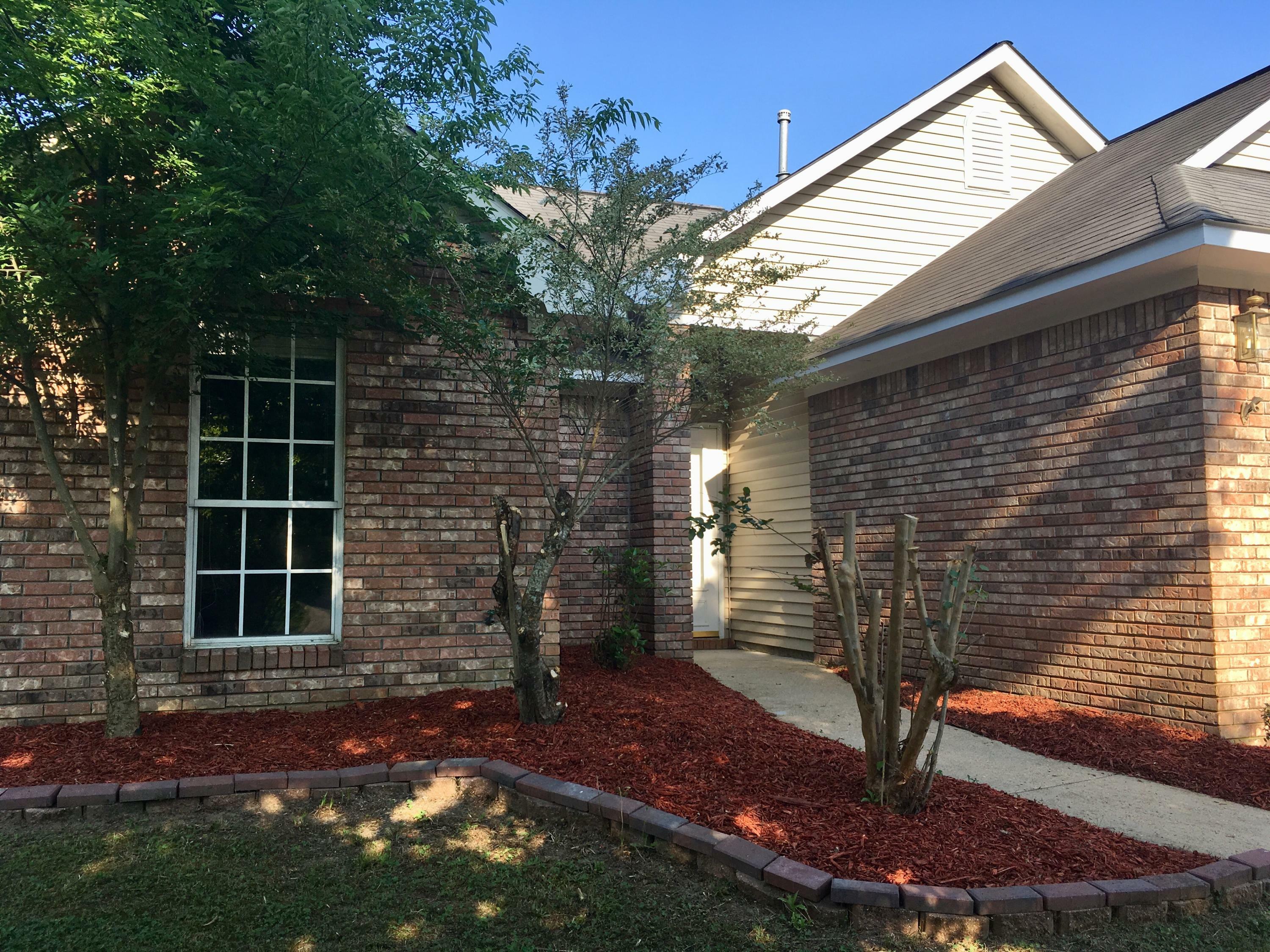 Property Photo:  216 Crossgate St  MS 39759 