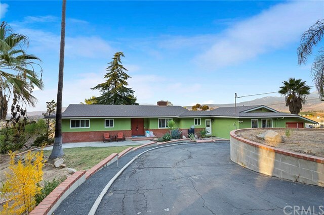 Property Photo:  28300 Vista Del Valle  CA 92544 