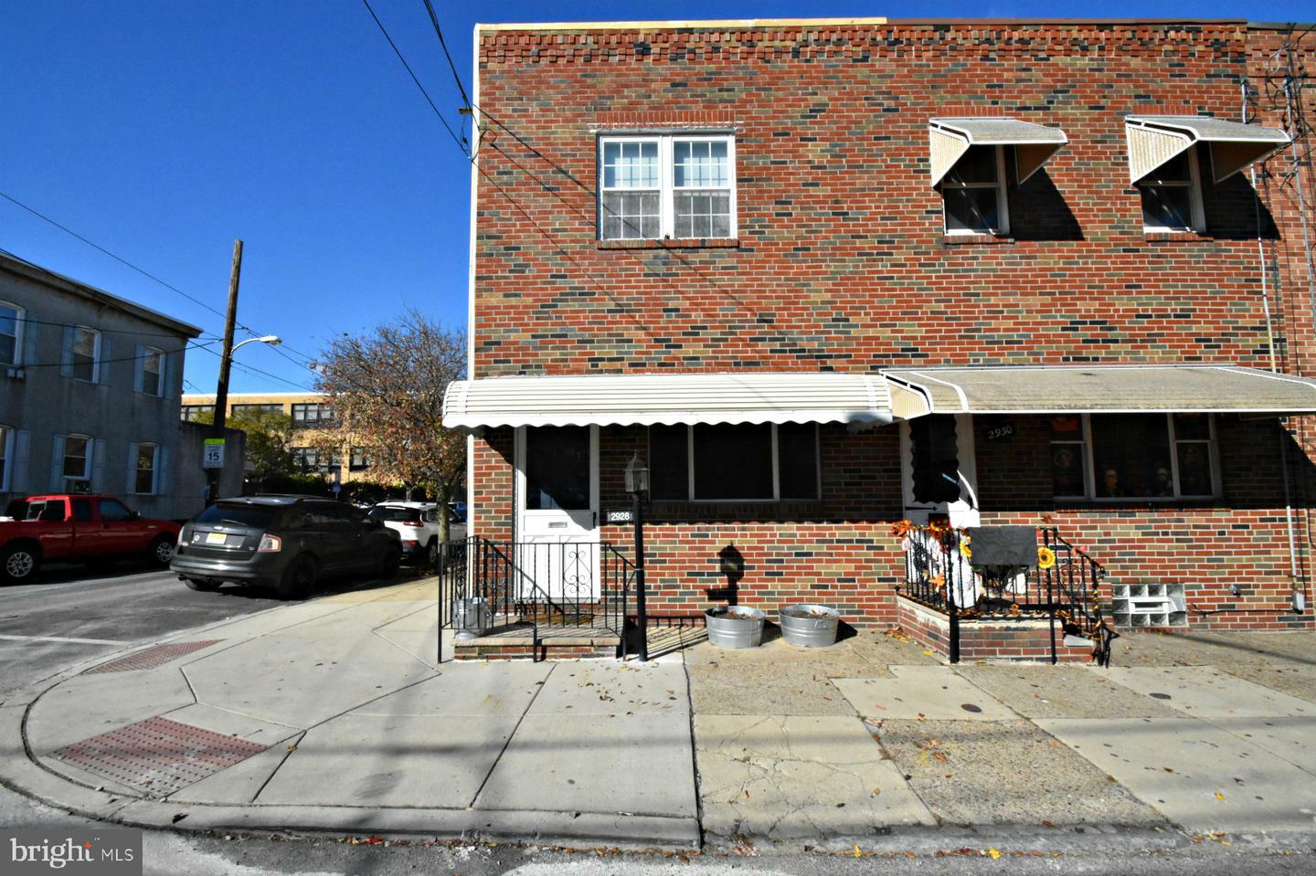 Property Photo:  2928 E Thompson Street  PA 19134 