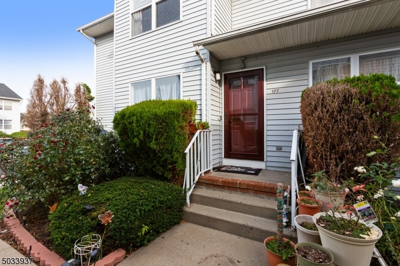 Property Photo:  177 Bexley Ln 177  NJ 08854 