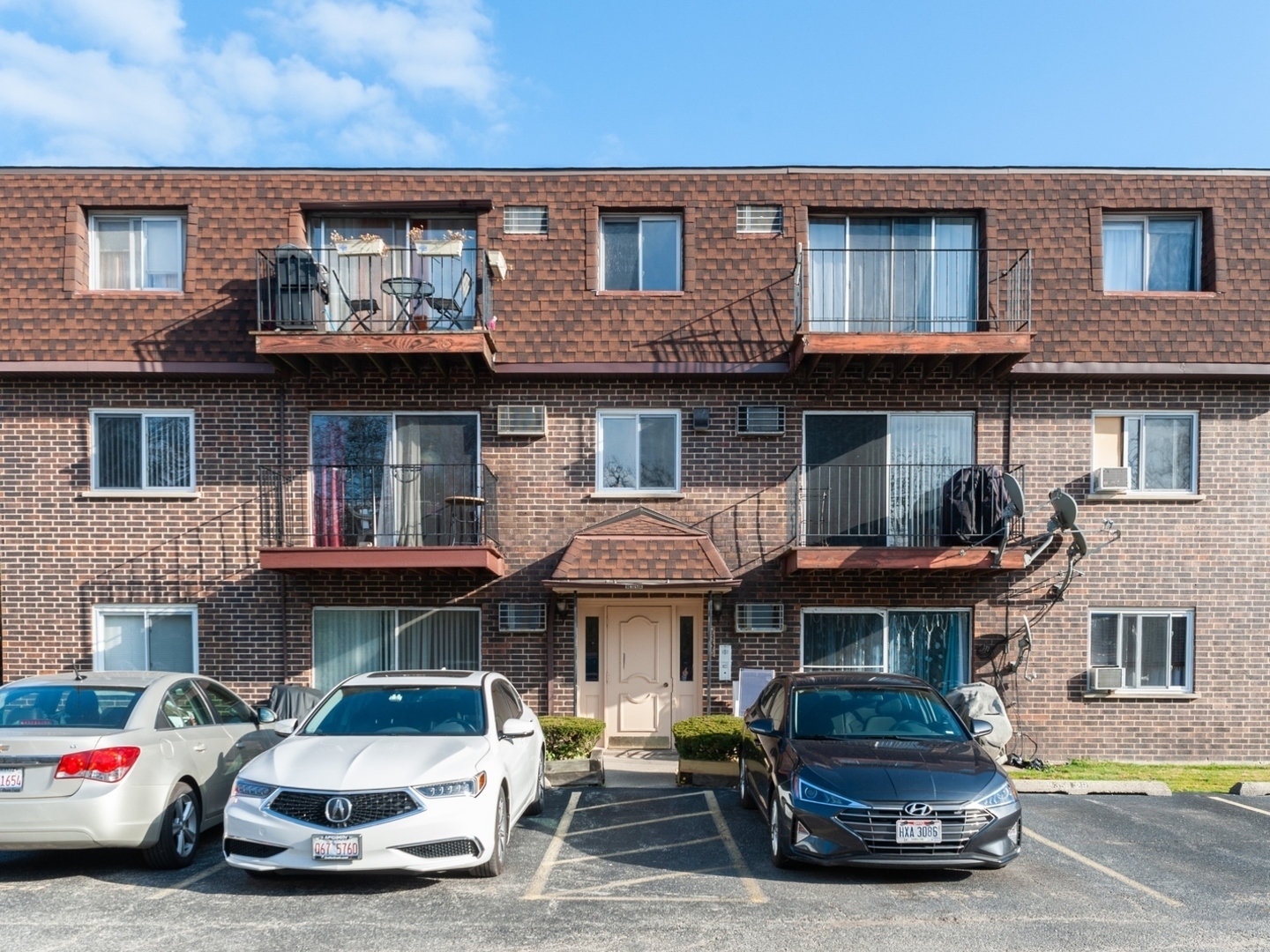 Property Photo: 9356 Golf Road 3A IL 60016