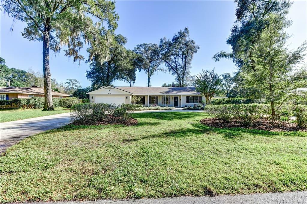 Property Photo:  815 N Boston Avenue  FL 32724 