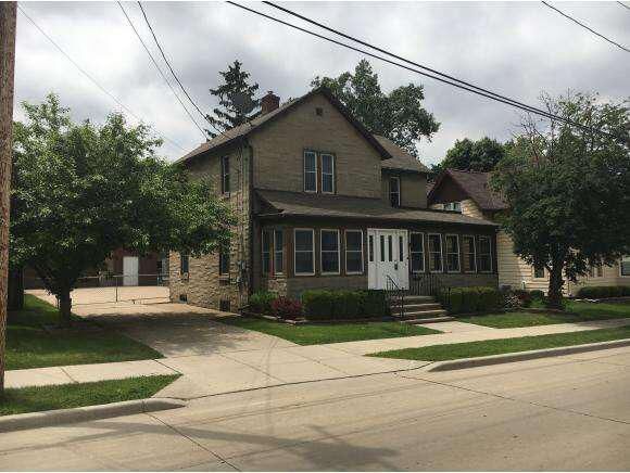 Property Photo: 211 Taylor St WI 54130-2028