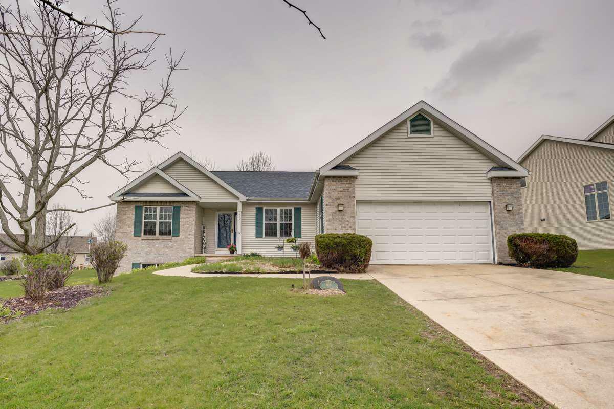 Property Photo:  606 Sunnybrook Dr  WI 53532 