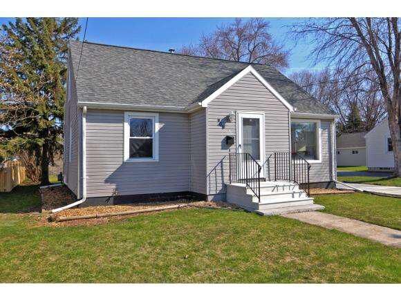 Property Photo:  908 Lincoln St  WI 54952-2516 