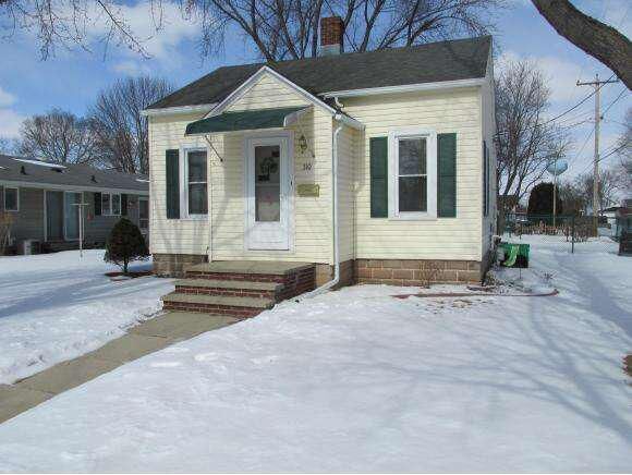 Property Photo:  310 E 2nd St  WI 54136-1915 