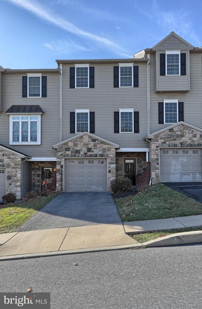 Property Photo: 725 S 82nd Street PA 17111