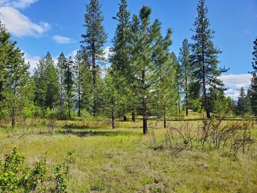 Property Photo: 2X Bj'S Pl WA 99141