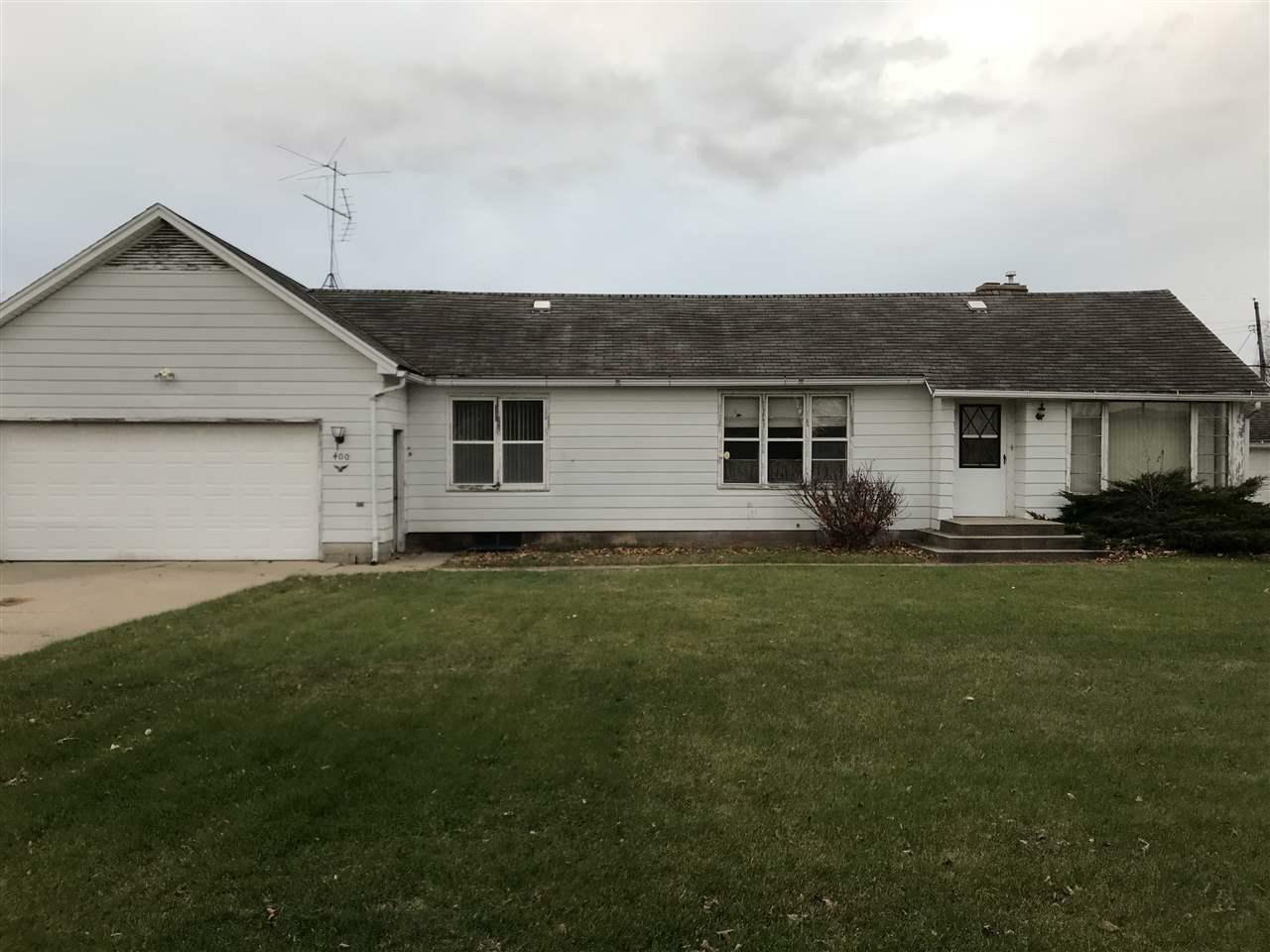 Property Photo:  400 North Winsted St  WI 53588 