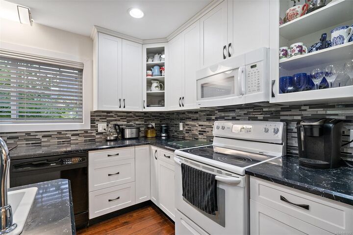 Property Photo: 866 Old Esquimalt Rd B BC V9A 4X2