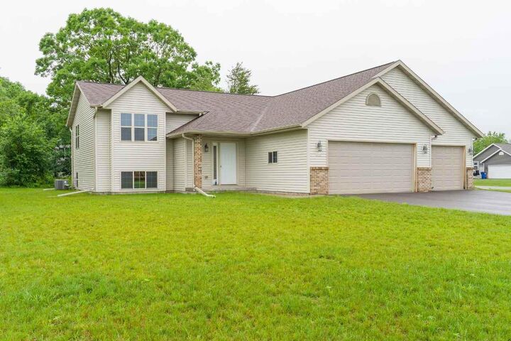 2575 Annamarie Drive  Kronenwetter WI 54455 photo
