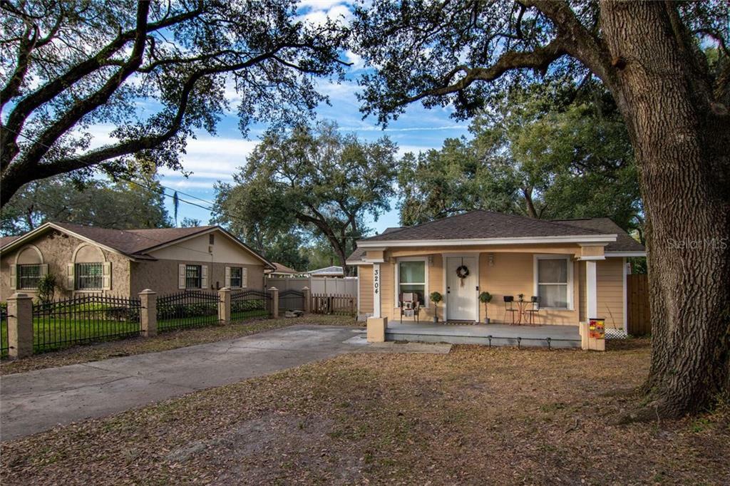 Property Photo:  3204 E Diana Street  FL 33610 