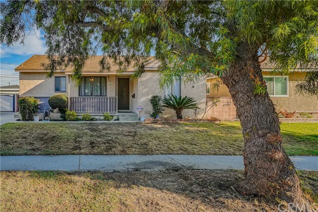 Property Photo:  5218 Knoxville Avenue  CA 90713 