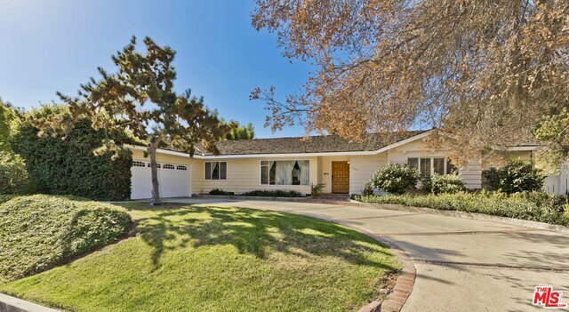 Property Photo: 1043 Maroney Ln CA 90272