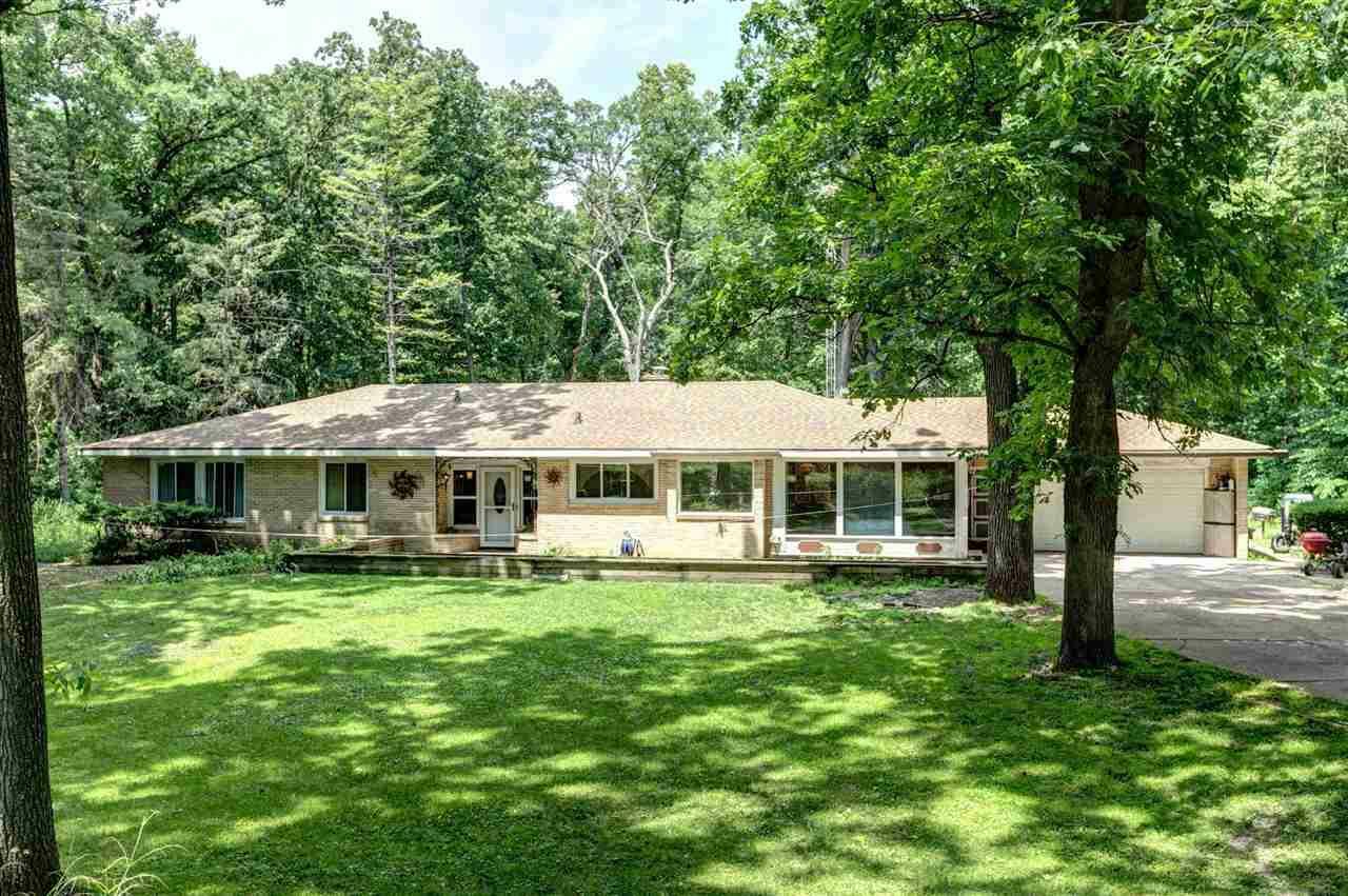 Property Photo:  605 East Baldwin Woods Rd  WI 53511 