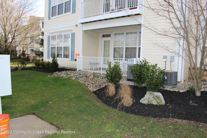 373 Saint Andrews Place  Manalapan NJ 07726 photo