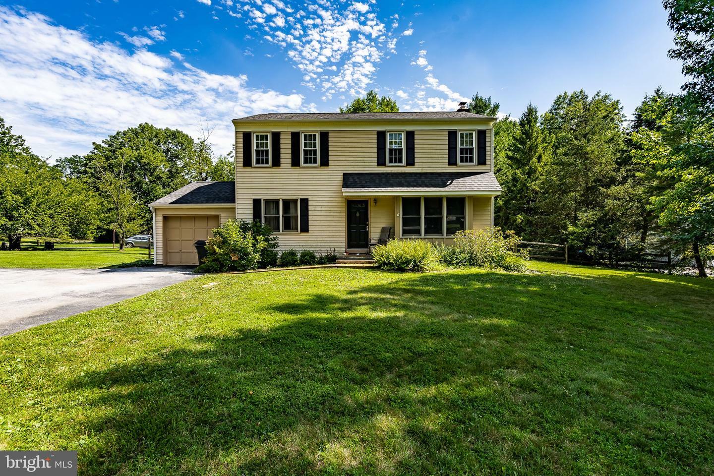 Property Photo: 415 Santillo Way PA 19335