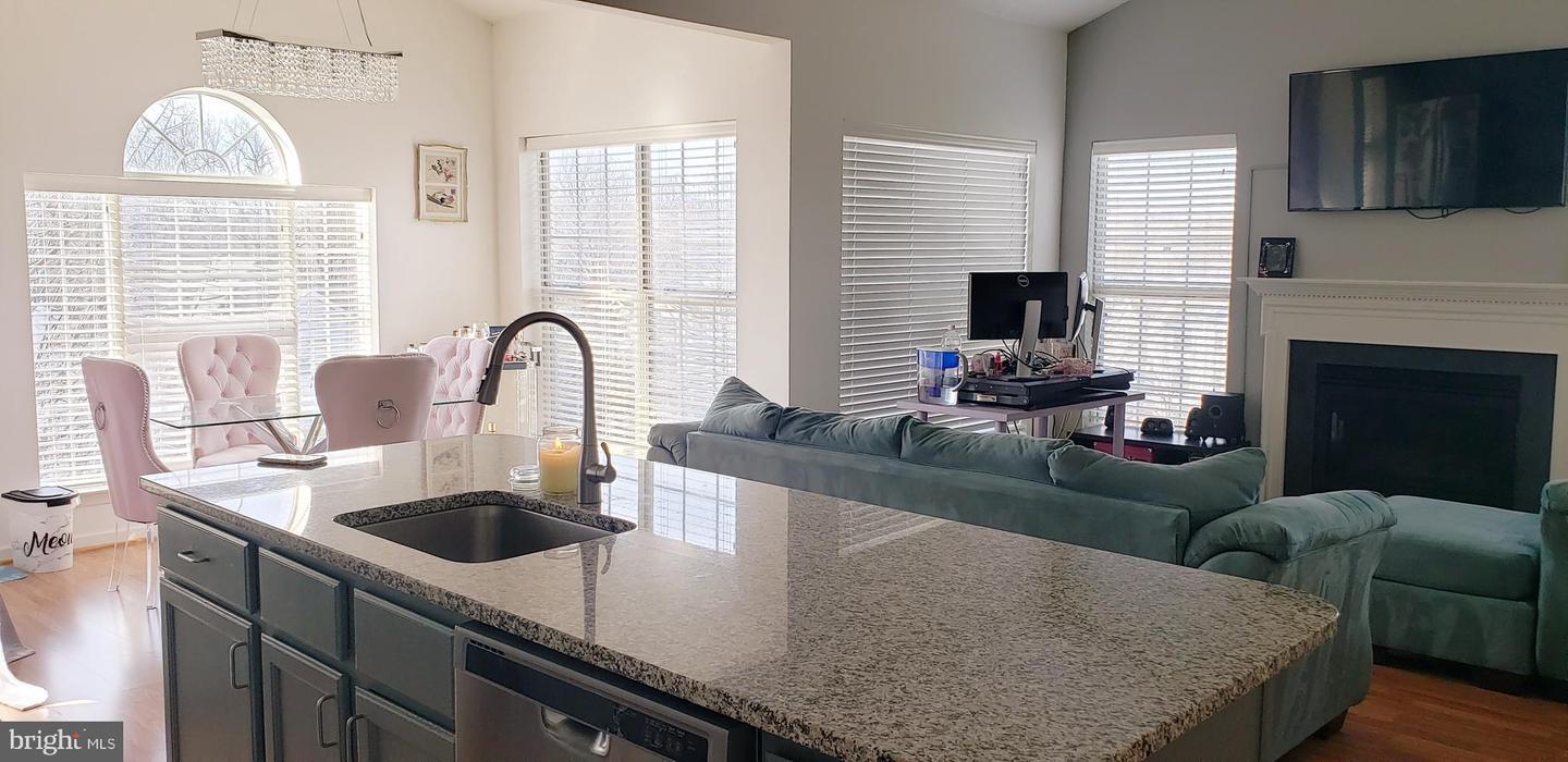 Property Photo: 9806 Feathertree Terrace 42 MD 20886