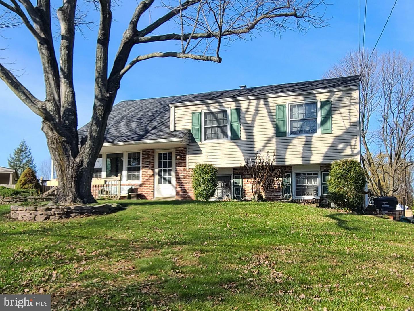 Property Photo:  1228 Ridgeview Drive  PA 19460 