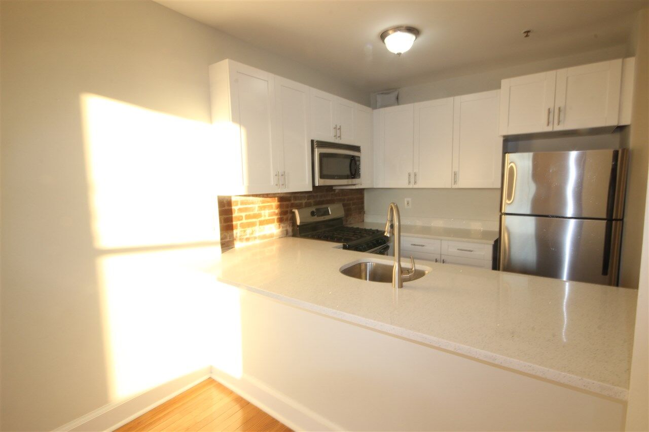 Property Photo:  1115 Willow Ave 302  NJ 07030 