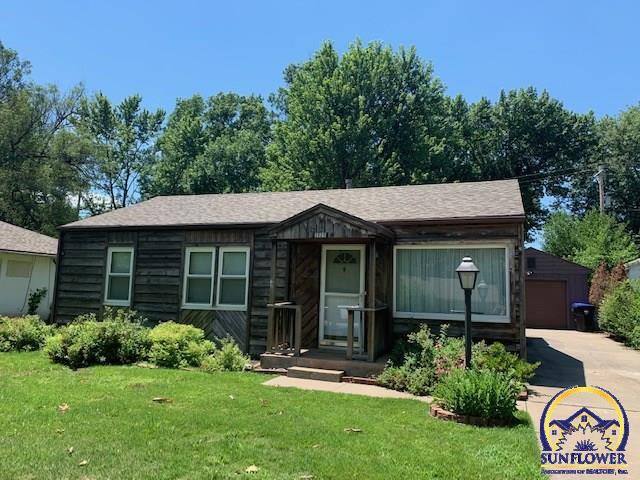 Property Photo: 2125 SE Ohio Ave KS 66605