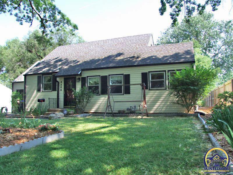 4204 SW Stratford Rd  Topeka KS 66604 photo