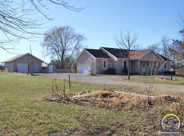 Property Photo:  545 W Elm St  KS 66537 