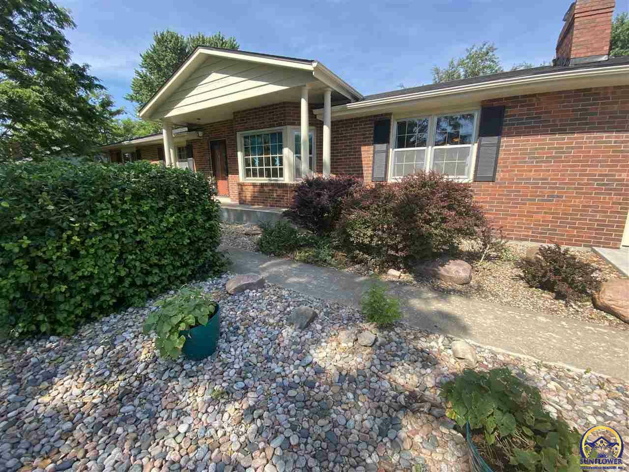 Property Photo:  6031 NW Glenwood Dr  KS 66617 